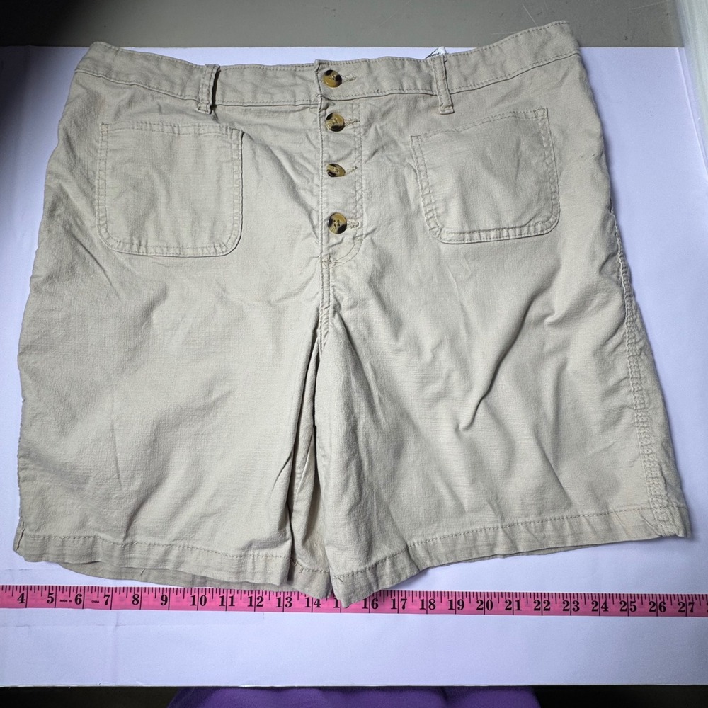 Lee Rider's Women's Khaki Button up Shorts Sz 18M